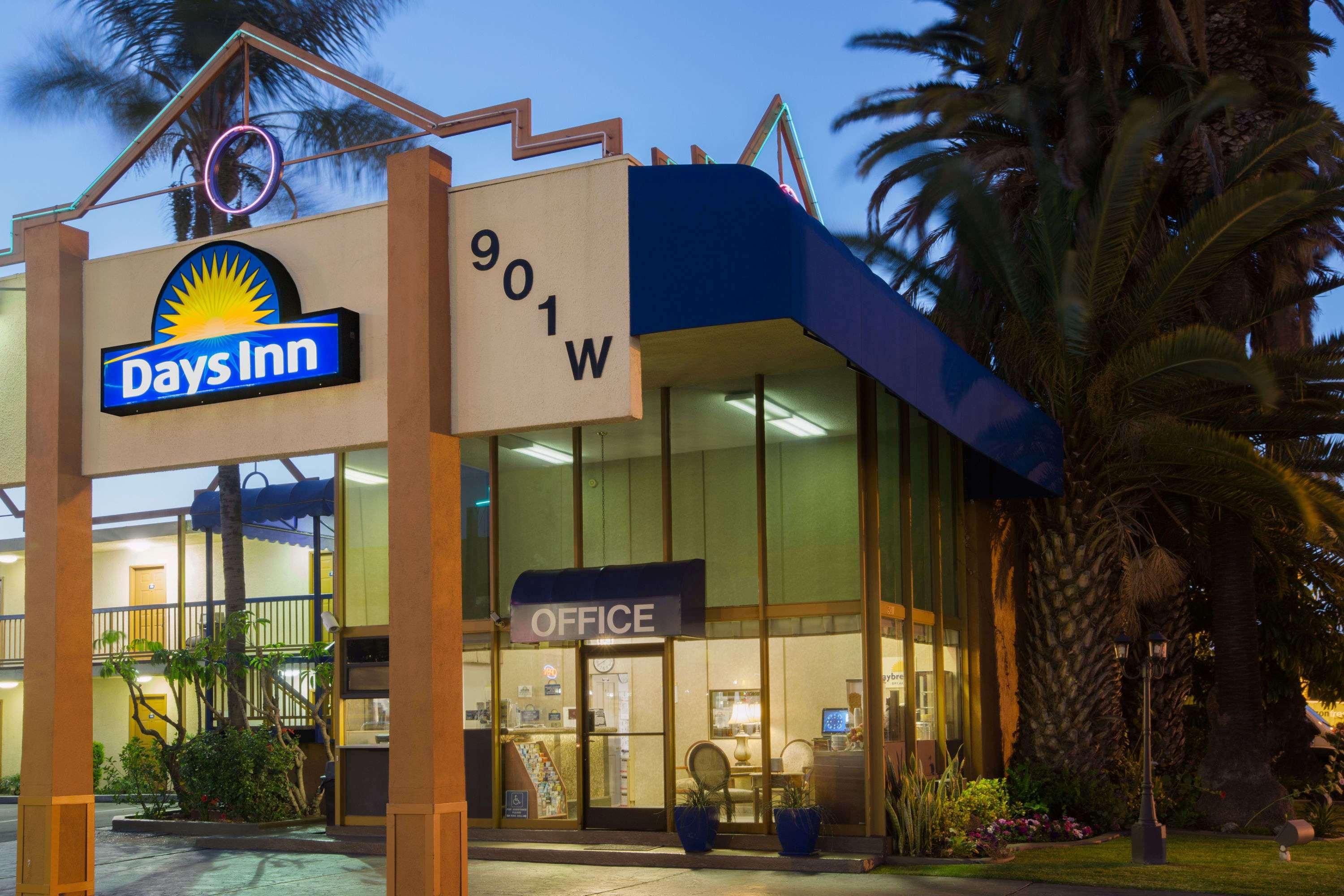 Days Inn By Wyndham Los Angeles Lax/Venicebch/Marina Delray Ίνγκλγουντ Εξωτερικό φωτογραφία